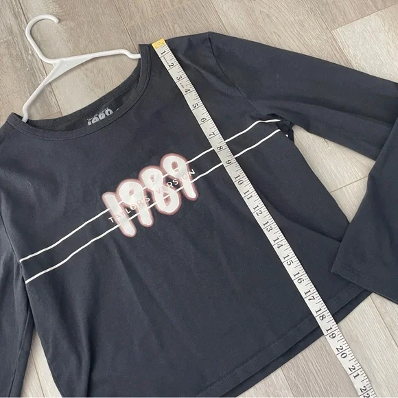 Taylor Swift Tshirt 1989 long sleeve crop womens Black (size 2xl) casual music - Picture 6 of 6